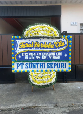 Papan Bunga Duka di Sekolaq Darat